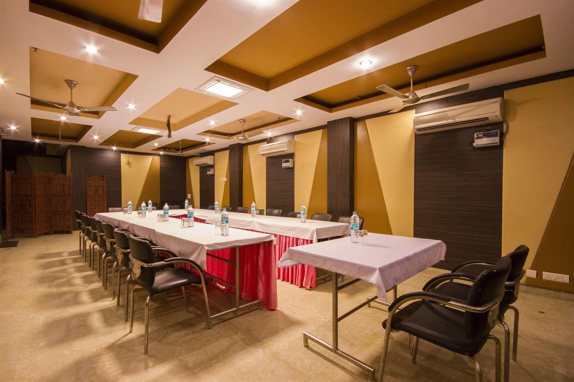 Hotel Sunstar Heights Delhi  Exterior foto