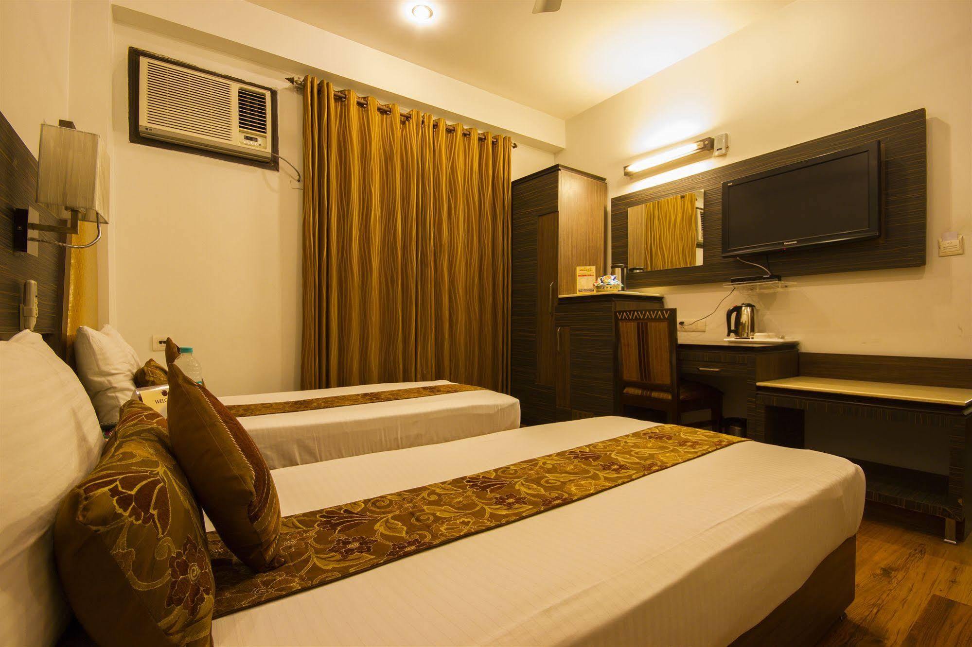 Hotel Sunstar Heights Delhi  Exterior foto