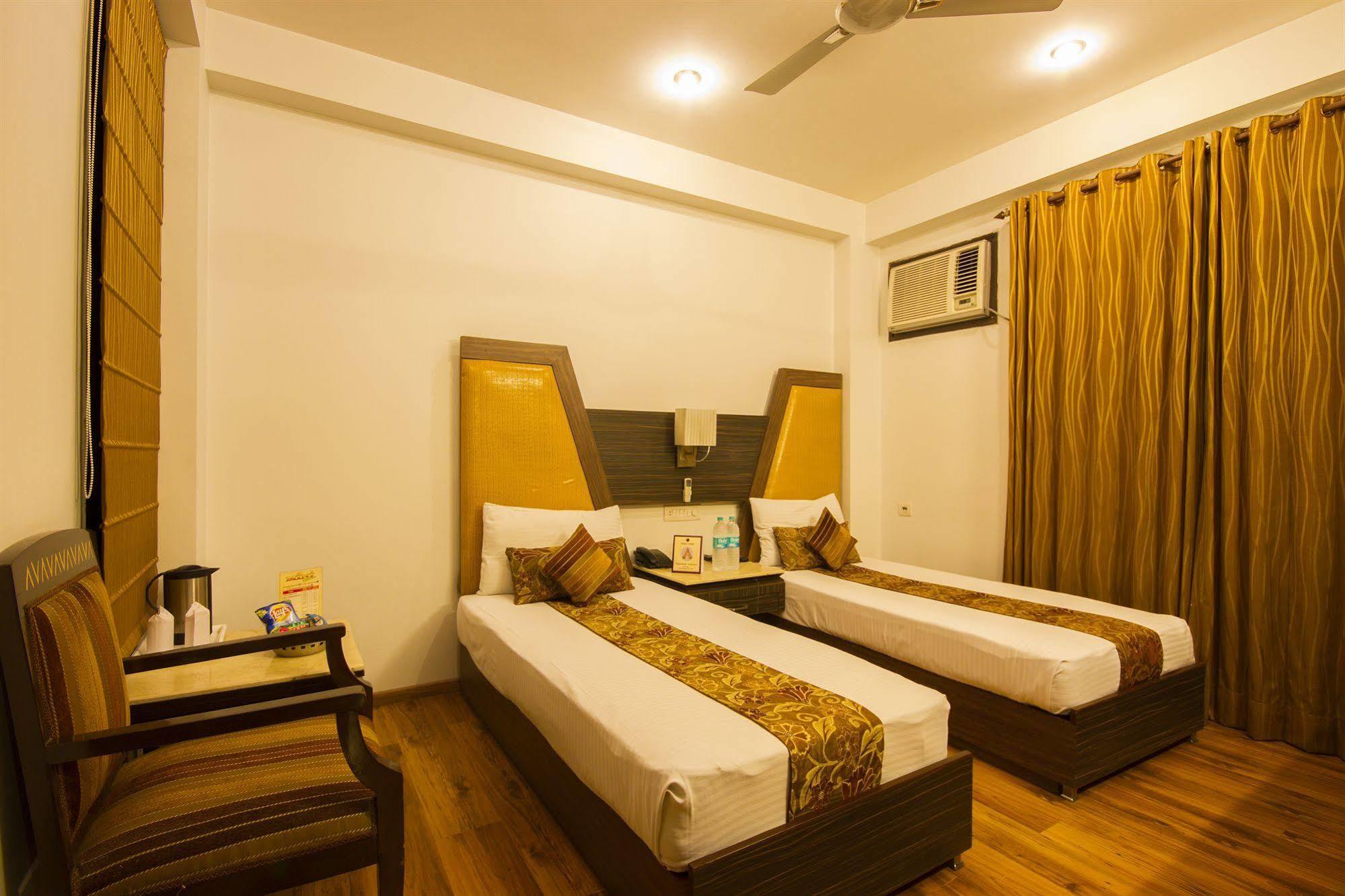 Hotel Sunstar Heights Delhi  Exterior foto
