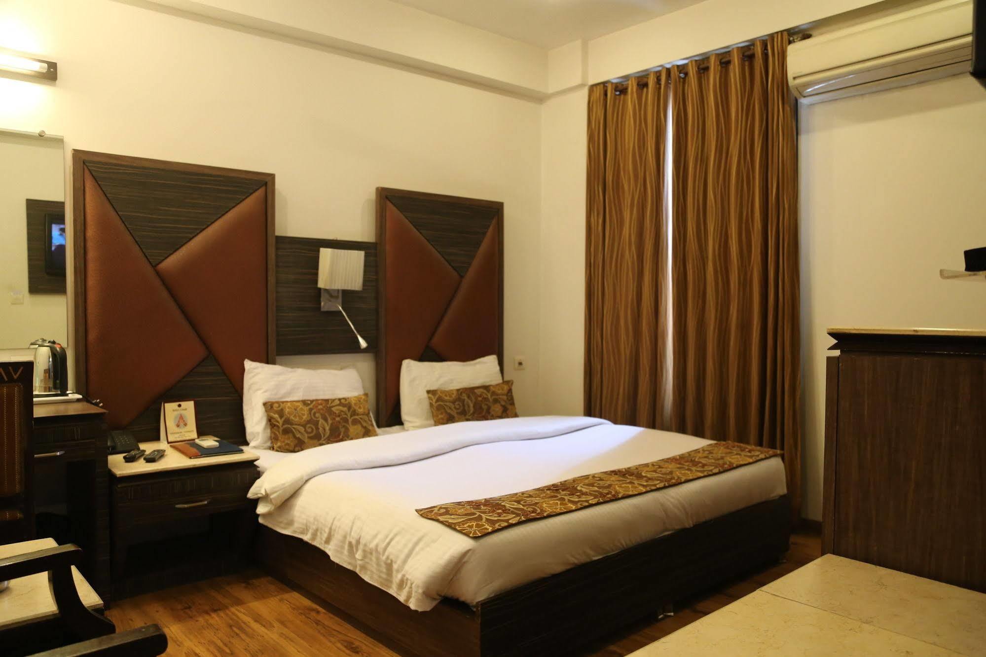 Hotel Sunstar Heights Delhi  Exterior foto