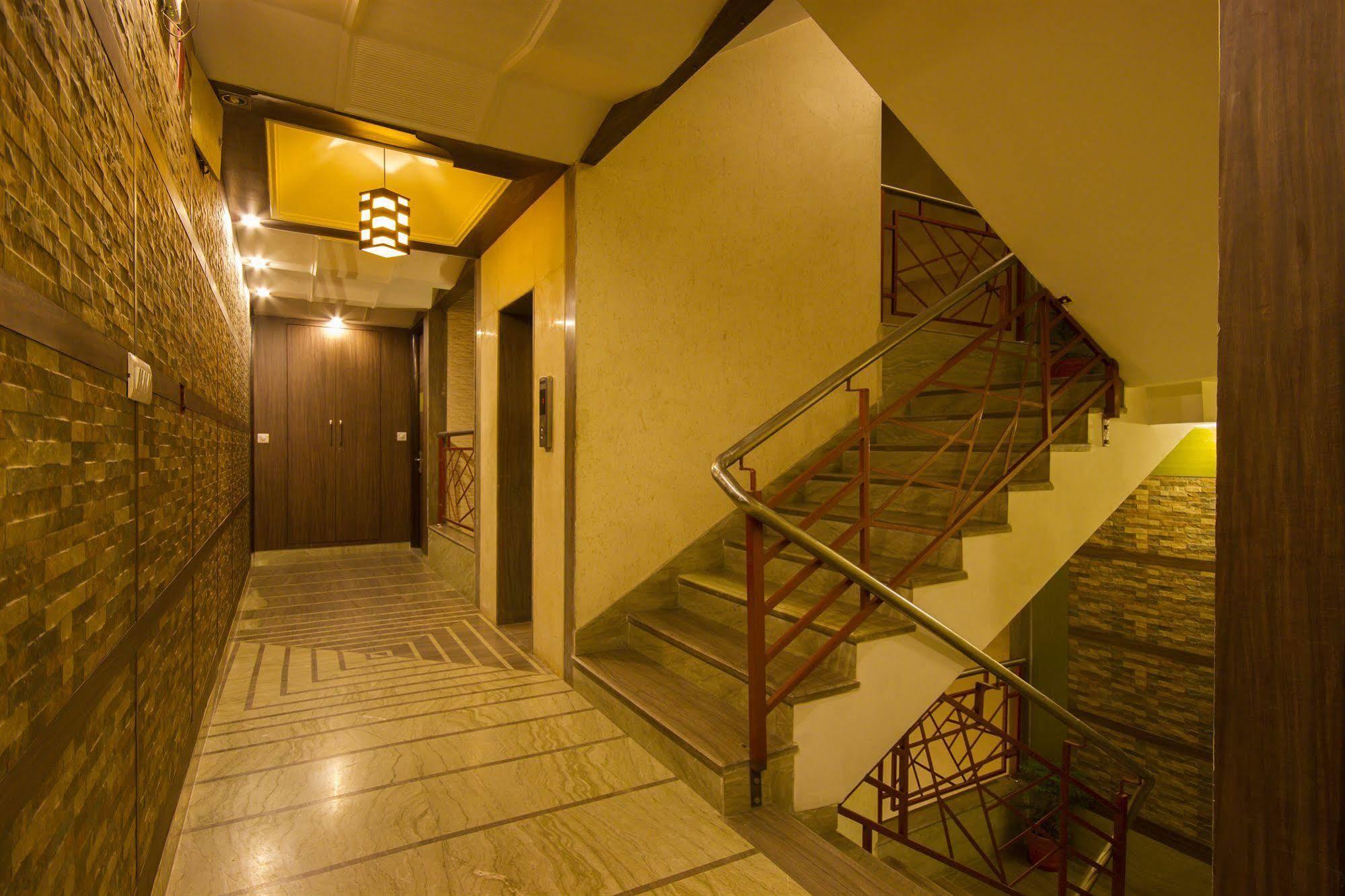 Hotel Sunstar Heights Delhi  Exterior foto
